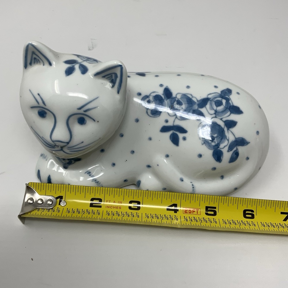 Vintage Porcelain Cat Figurine White & Blue Rose Floral Polka Dots Design MCM - Picture 9 of 11